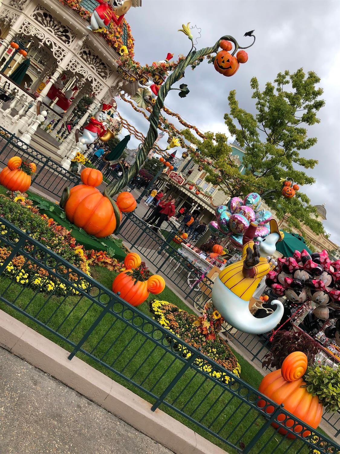 Halloween Decoration Disneyland