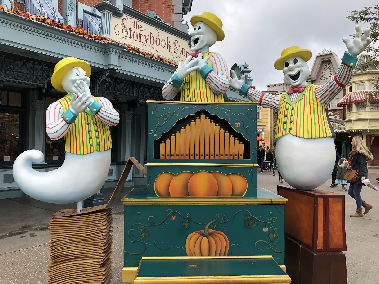 Video/Photos: Halloween Season 2019 Arrives at Disneyland Paris ...