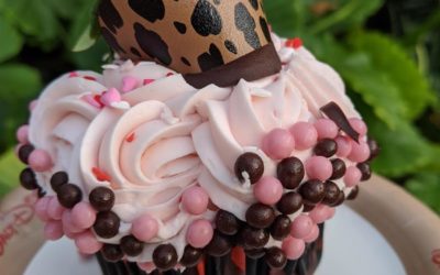 Quick Bites Review: Valentine's Day Chocolate Covered Strawberry Cupcake from Animal Kingdom