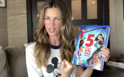 Erin Andrews Reads a Minnie Mouse and Daisy Duck Story on Disney's YouTube Channel