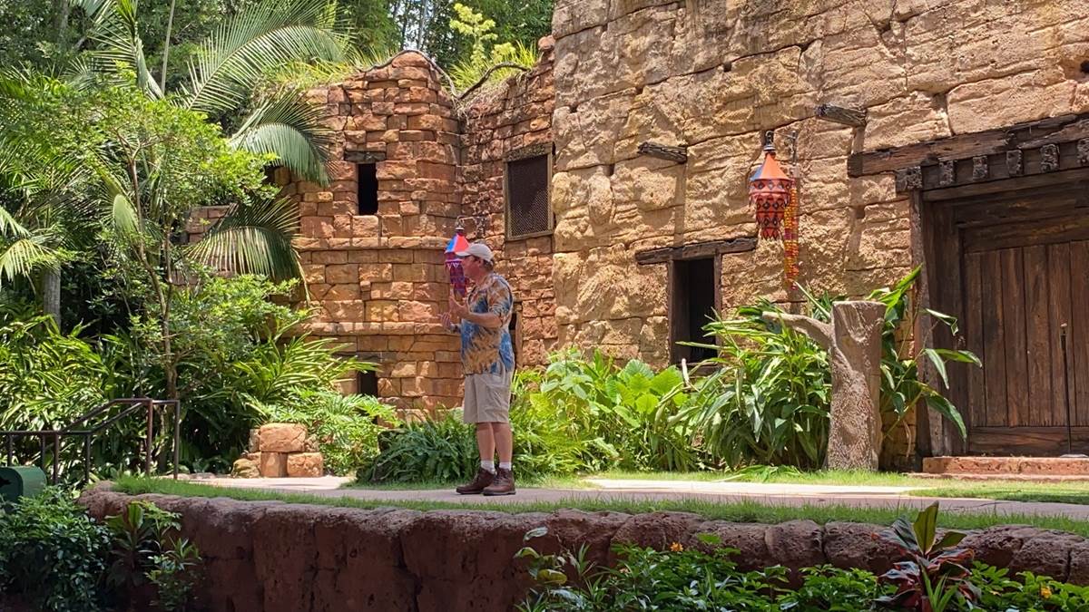 New Bird Show "Feathered Friends in Flight" Premieres at Disney's