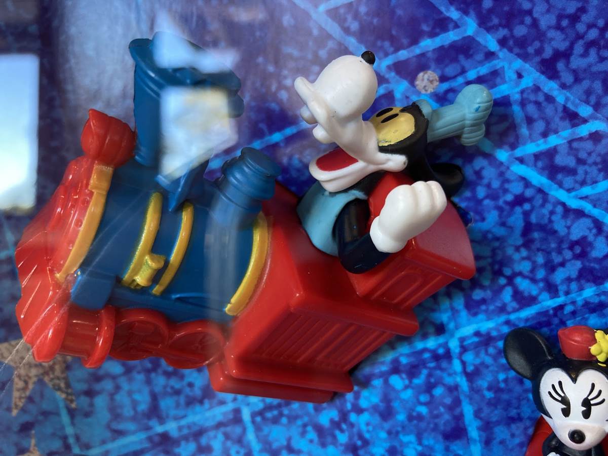 Mickey /& Minnie/'s Runaway Railway Goofy Everest McDonald/'s Happy Meal Toy #5