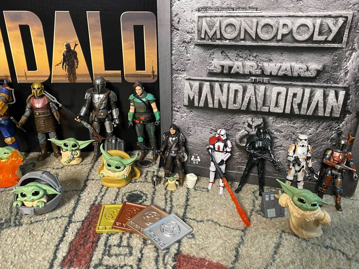 Video Unboxing Star Wars "The Mandalorian" Giant Toy Box from Hasbro