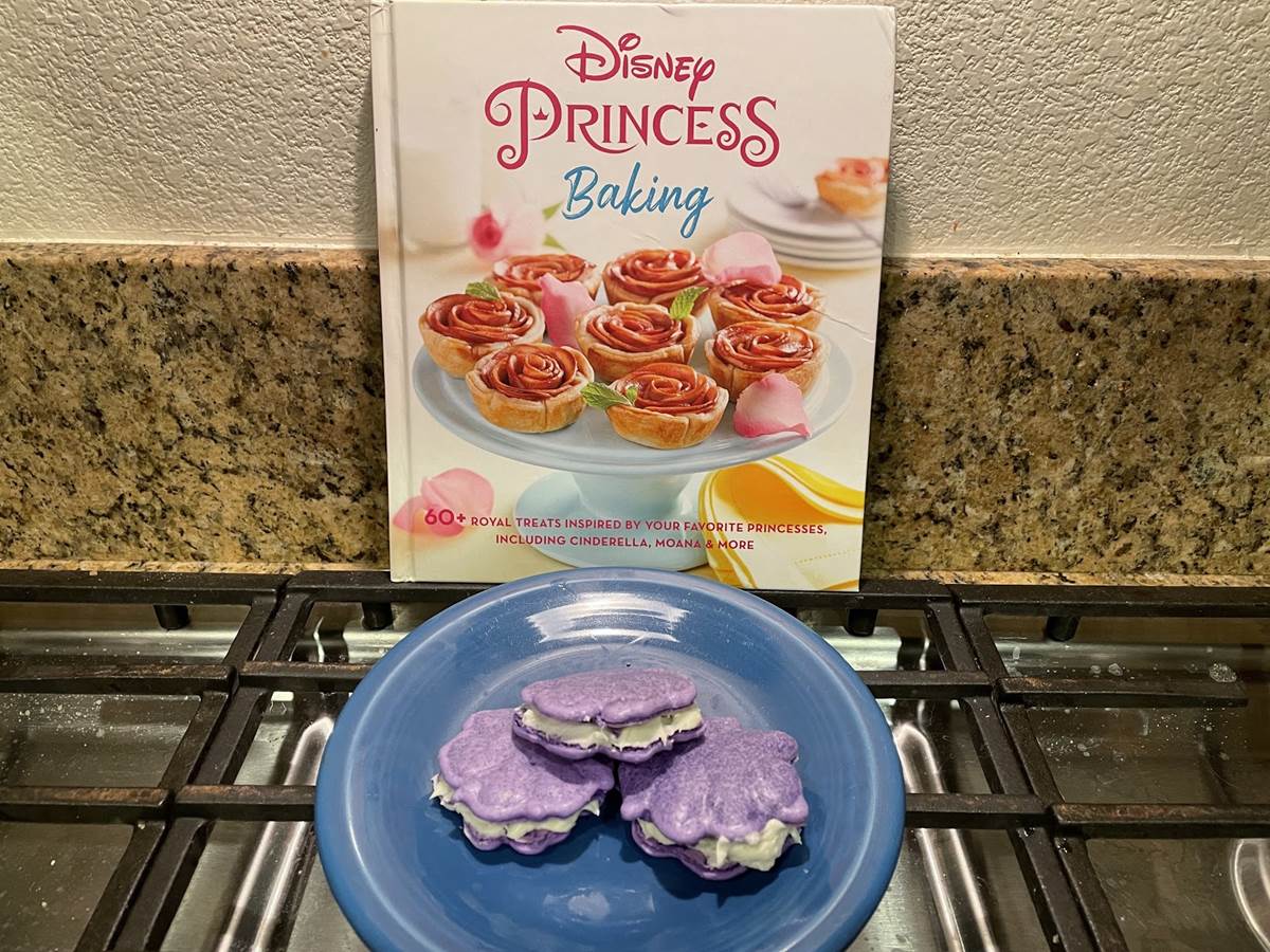 Cookbook Review "Disney Princess Baking" is Good for Experience Bakers