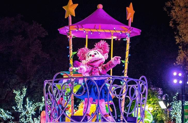 Seaworld San Diego Announces Sesame Street Parade Of Lights Drive Thru Jan 15 Feb 14th Laughingplace Com