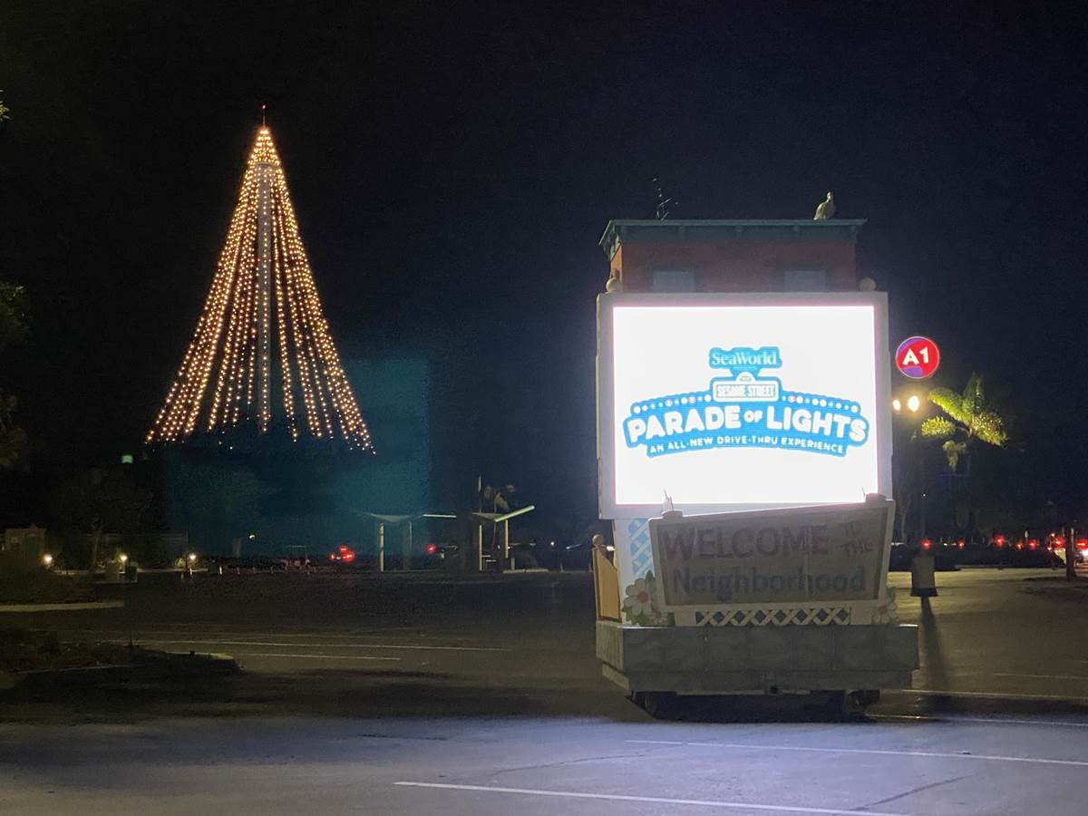 Video Sesame Street Parade Of Lights Drive Through Experience Debuts At Seaworld San Diego Laughingplace Com