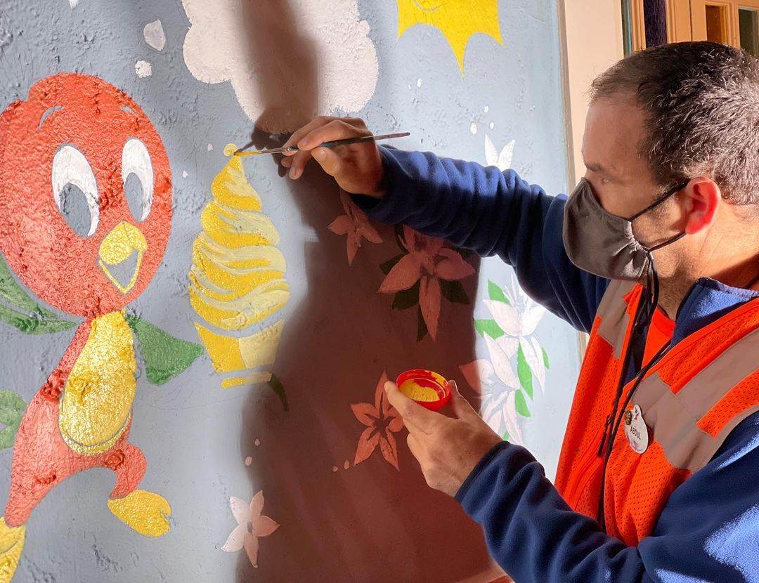 Artist Abdul Delgado Paints the new Orange Bird Mural
Photo Credit: @thezachriddley on Instagram