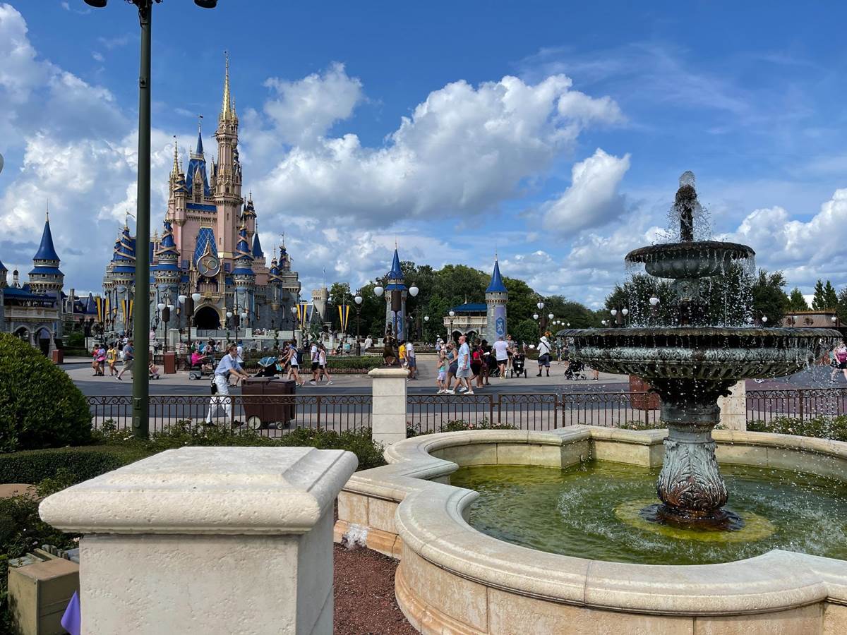 Magic Kingdom Removes Brer Rabbit Figure from Hub (Plus a History of