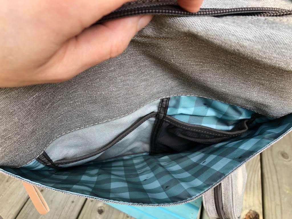Pockets and space in front pouch