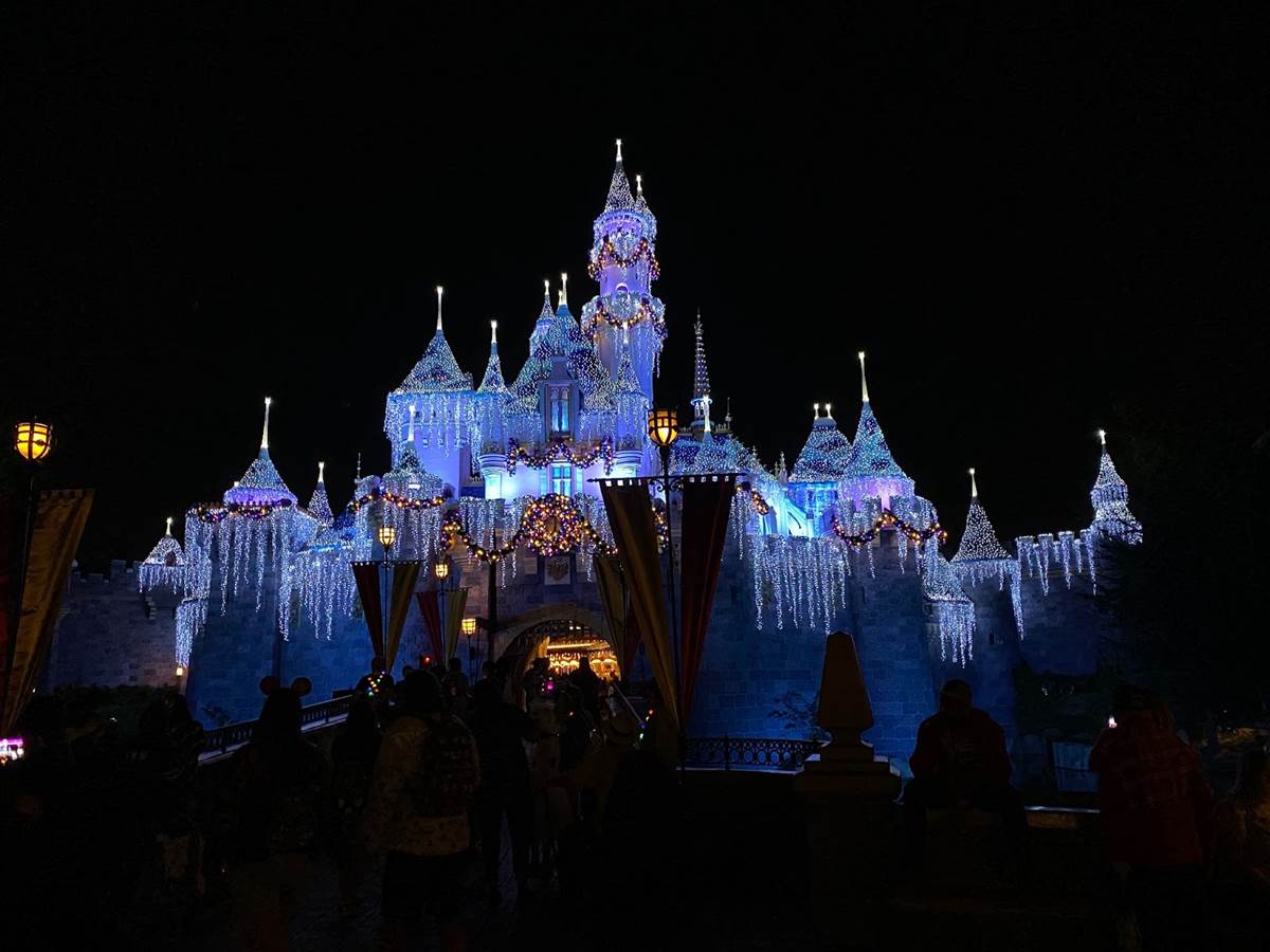 Photos/Video "Disney Merriest Nites" AfterHours Ticketed Event Brings Holiday Magic Back to