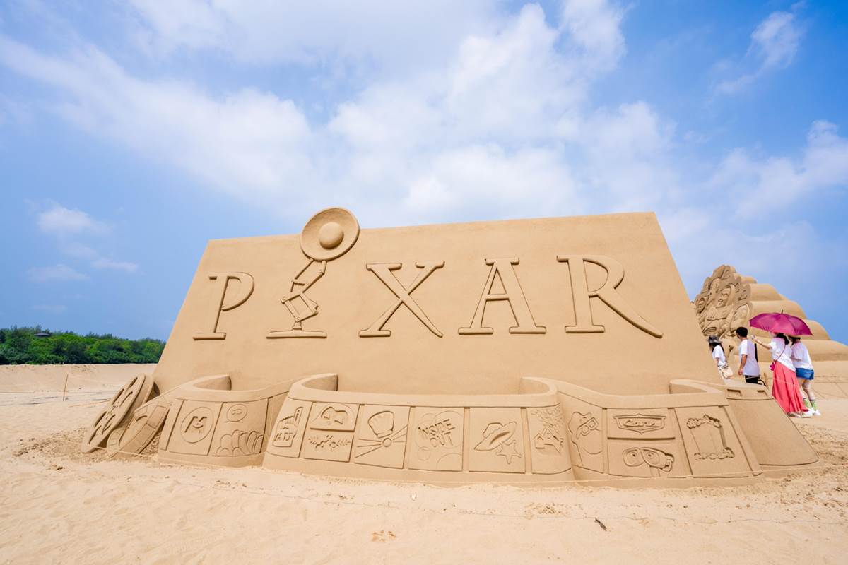Disney Sand Sculptures at Taiwan's Fulong Beach - TaiwanPlus