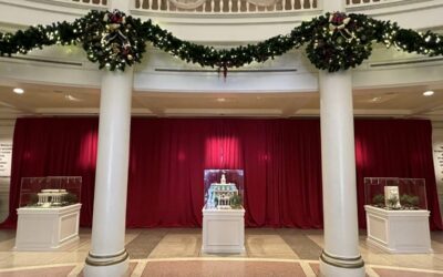 Traditional Gingerbread Houses Arrive in the American Adventure Pavilion at EPCOT