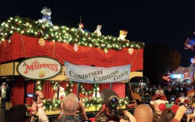 Video: The Muppet Christmas Caroling Coach Debuts at Disney Merriest Nites
