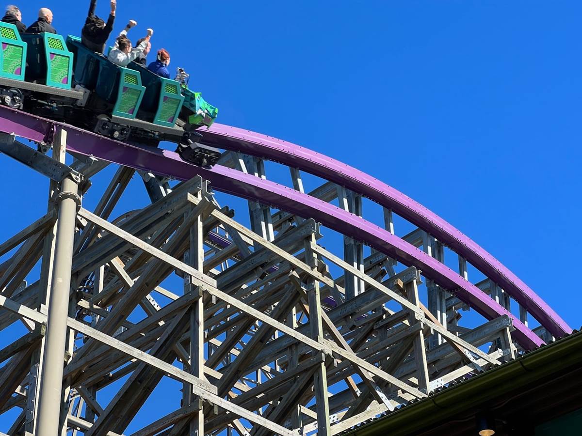 Busch Gardens' Iron Gwazi named Best New Roller Coaster of 2022