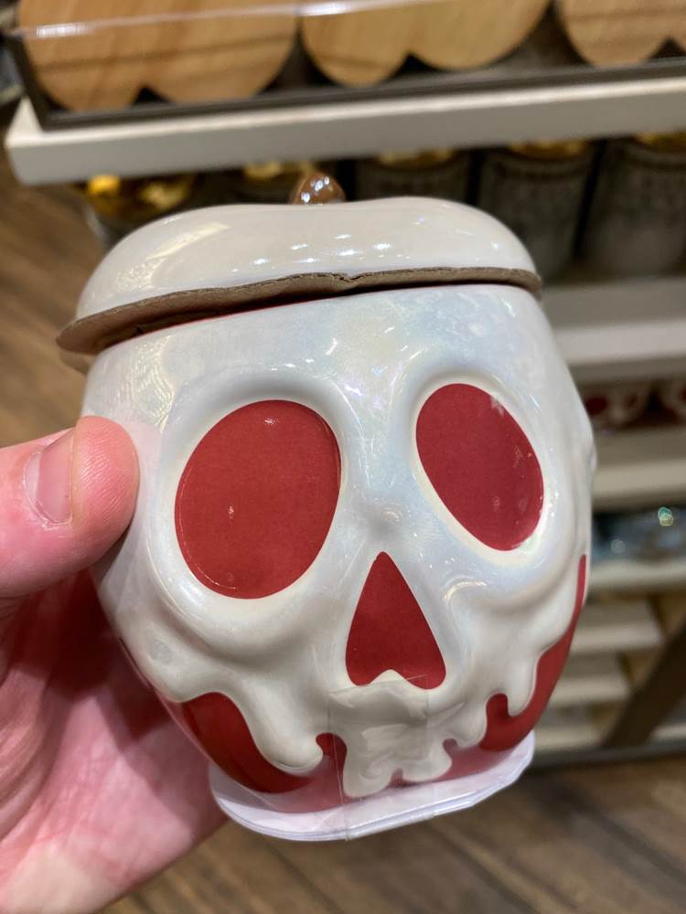 Photos New Themed Candles Now Available at the Disneyland Resort