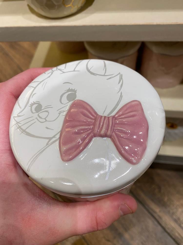 Photos New Themed Candles Now Available at the Disneyland Resort