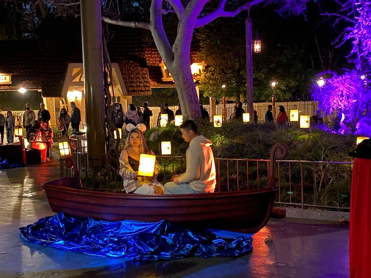Photos/Videos Disneyland After Dark Sweethearts Nite 2022