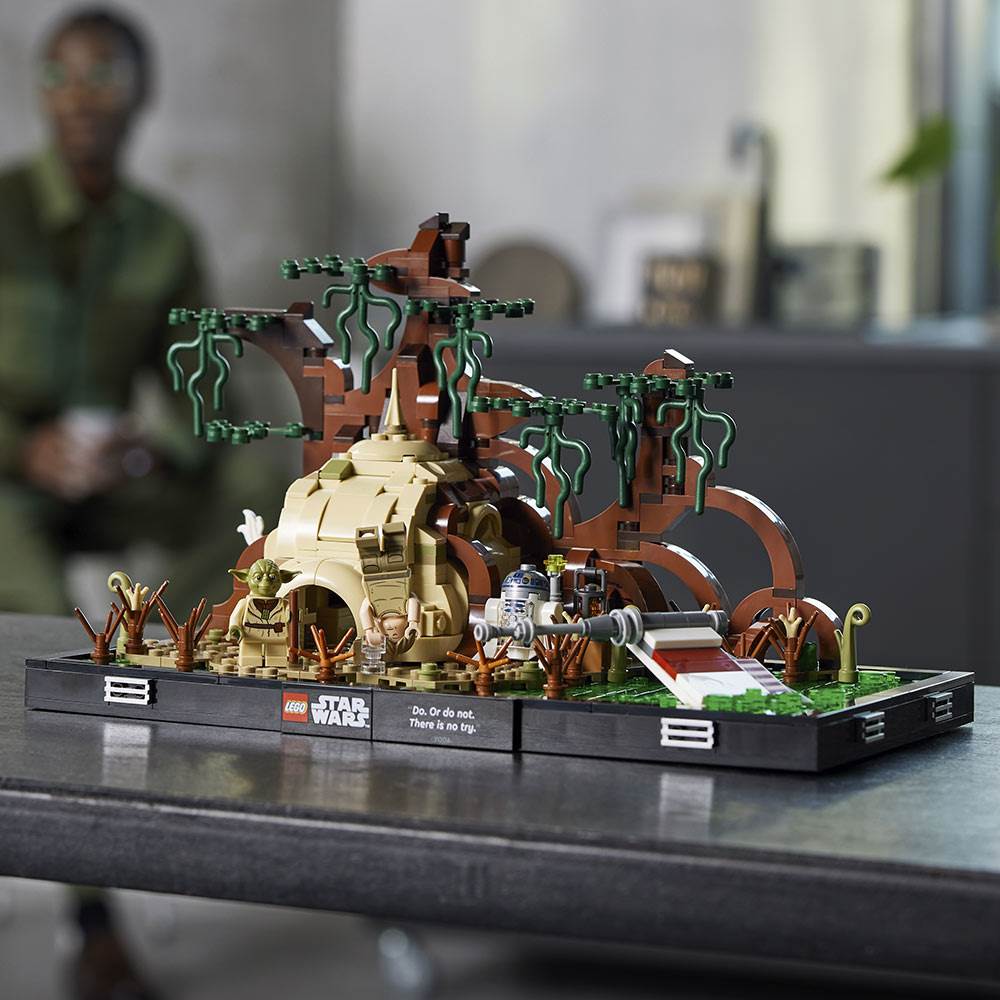 LEGO Star Wars Dagobah Diorama (Via StarWars.com)