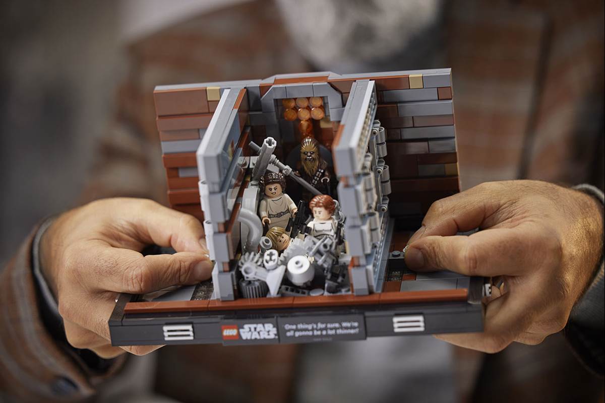 LEGO Star Wars Trash Compactor Diorama closing (Via StarWars.com)