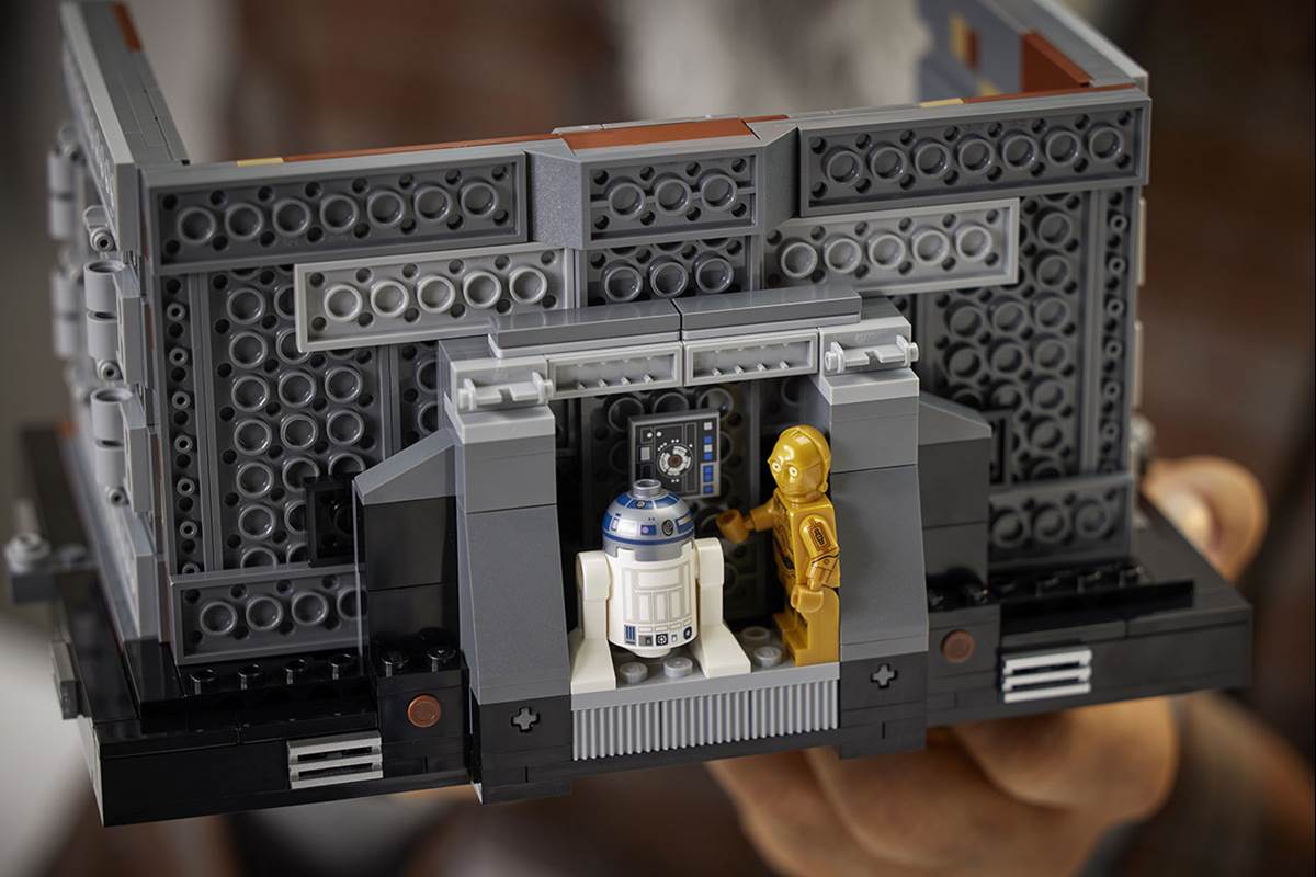 LEGO Star Wars Trash Compactor Diorama R2-D2 and C-3PO (Via StarWars.com)