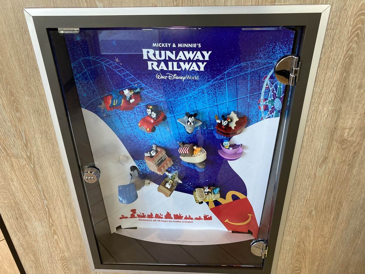 McDonalds Disney Mickey Minnie's runaway railway 7pc sealed SOLD OUT in stores 