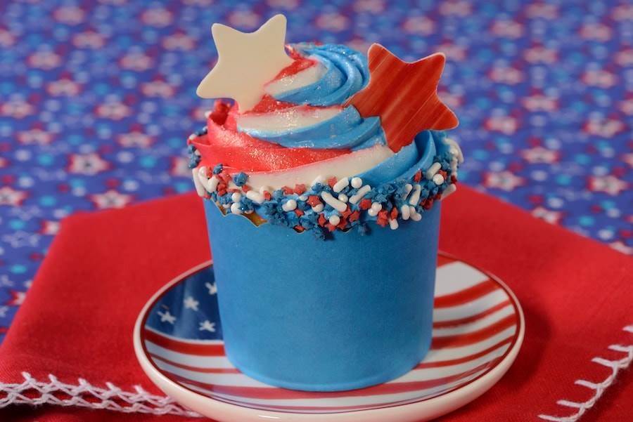 Star-Spangled Cupcake from Landscape of Flavors and Everything POP Shopping & Dining 