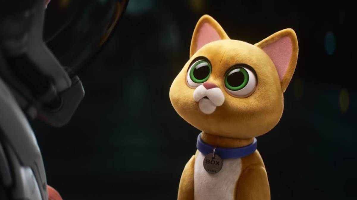 Robot Companion Sox Introduced in New "Lightyear" Clip