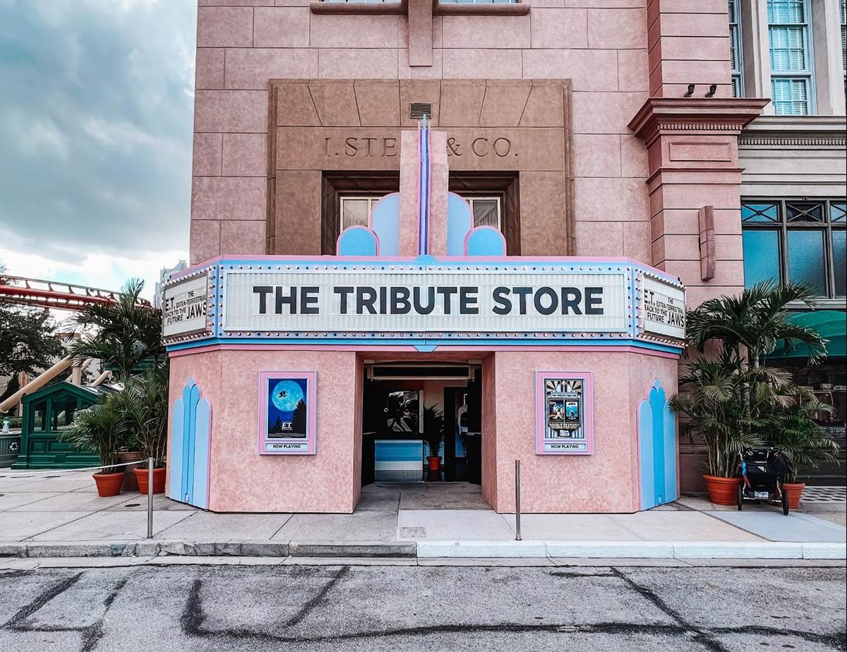 Summer Tribute Store at Universal Studios Florida Hides a "Legendary