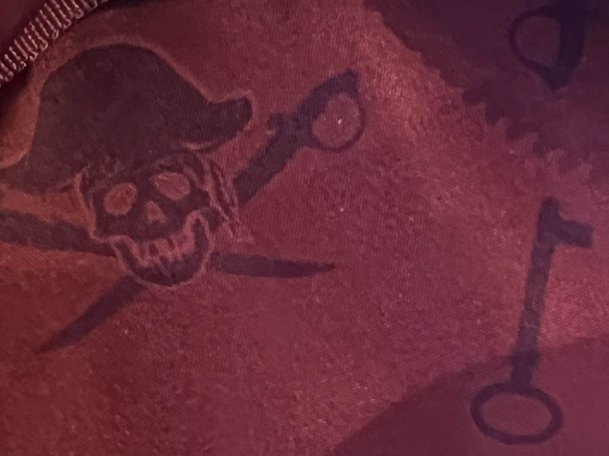 Disney Handbag - Redd Treasure Chest - Pirates of The Caribbean