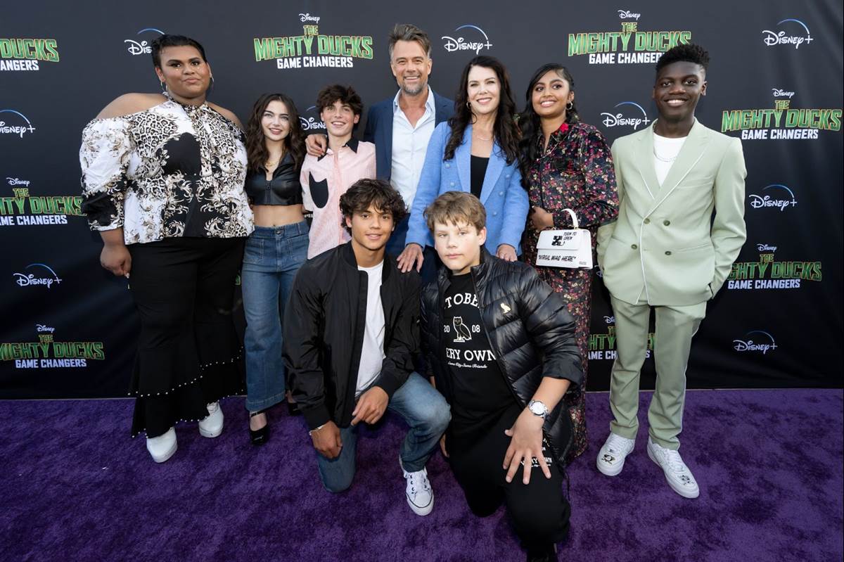 Photos/Video: Stars of The Mighty Ducks: Game Changers Attend Season 2  Premiere at Anaheim Ducks Game 