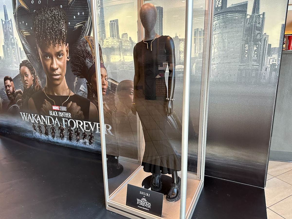 Photos "Black Panther Wakanda Foerver" Costumes On Display at AMC(02)