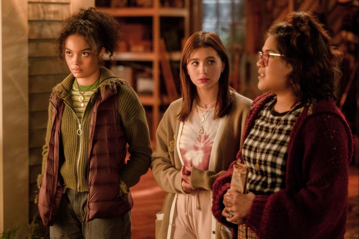 Magicae Maxima Behind the Scenes of Disney's "Hocus Pocus 2