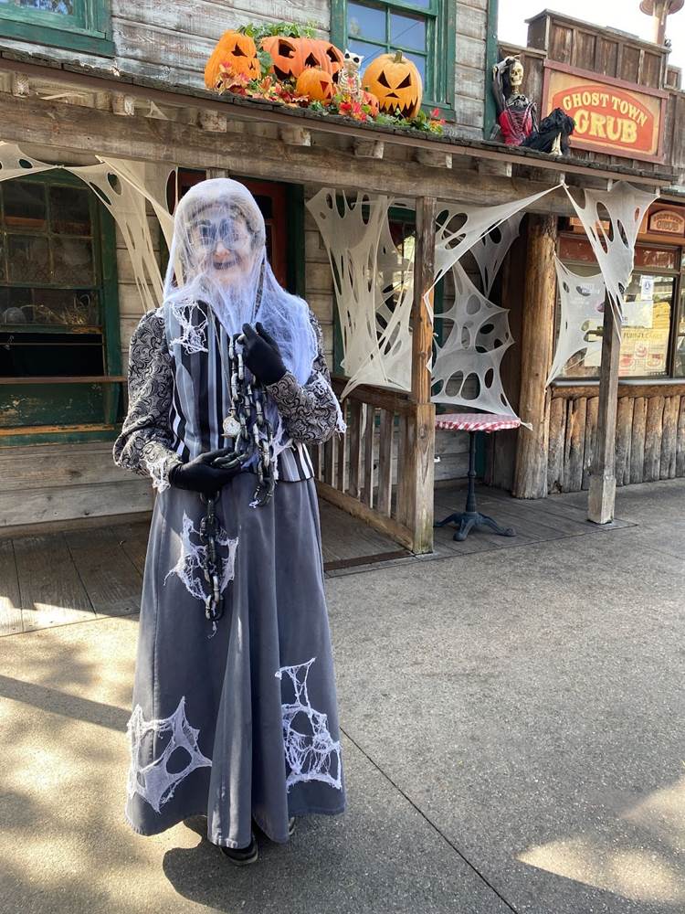 Photos / Video Knott's Spooky Farm Returns with More FamilyFriendly