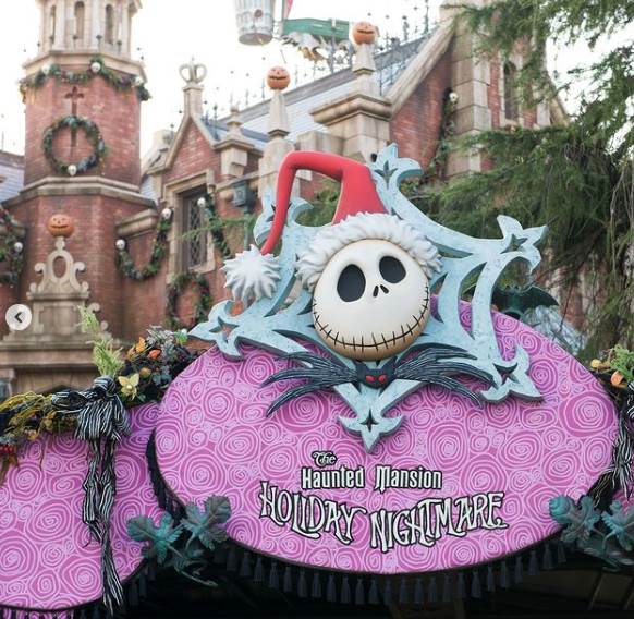 Tokyo Disneylands Haunted Mansion Holiday Nightmare