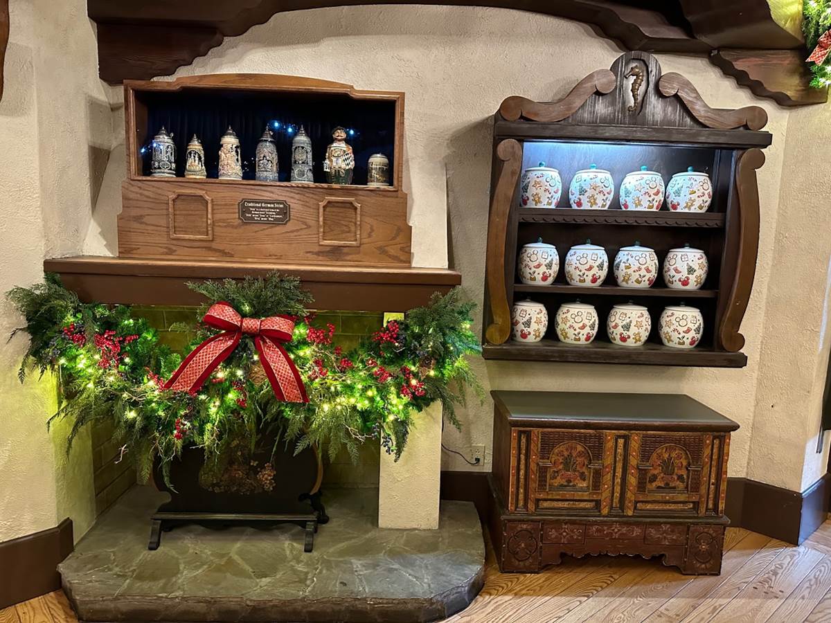 Photos Volkskunst Clocks and Crafts Shop Reopens in EPCOT's Germany