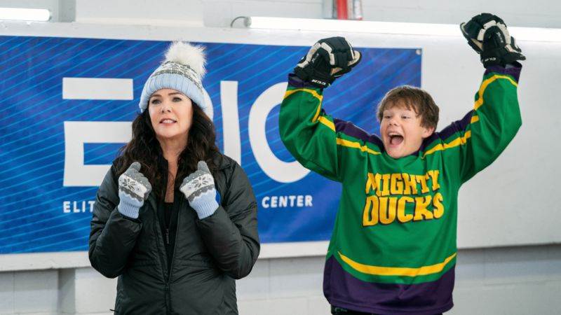 TV Recap: “The Mighty Ducks: Game Changers” Season 2, Episode 8 “Trade  Rumors" - LaughingPlace.com