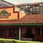 Knott's Berry Farm's California Marketplace and Parking Lots Going Cashless