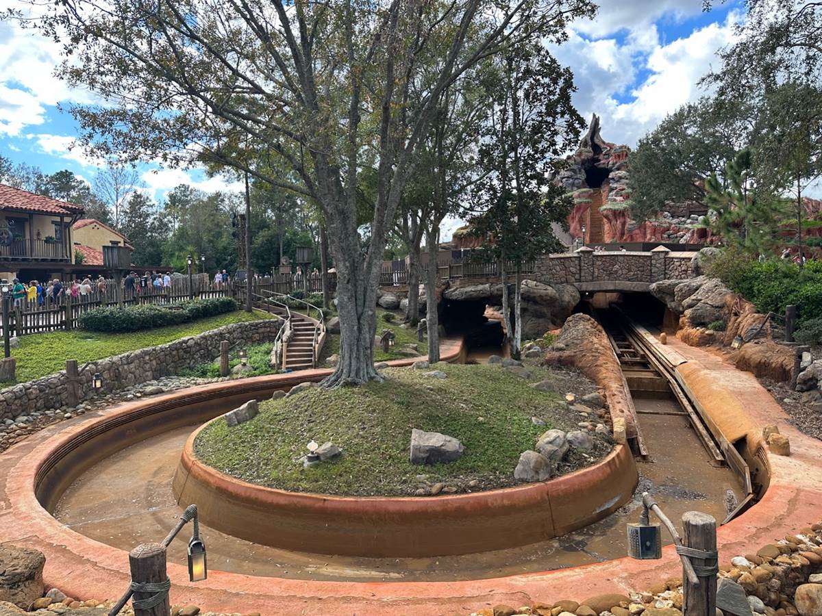 Photos Laughin' Place References Removed, Construction Walls Expand at