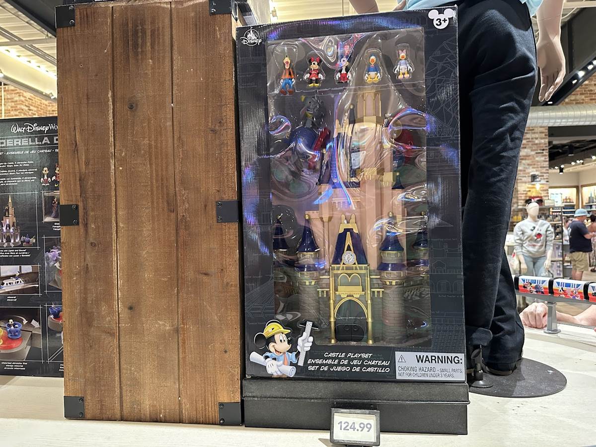 Cinderella Castle Playset Spotted Without 50th Anniversary Decor