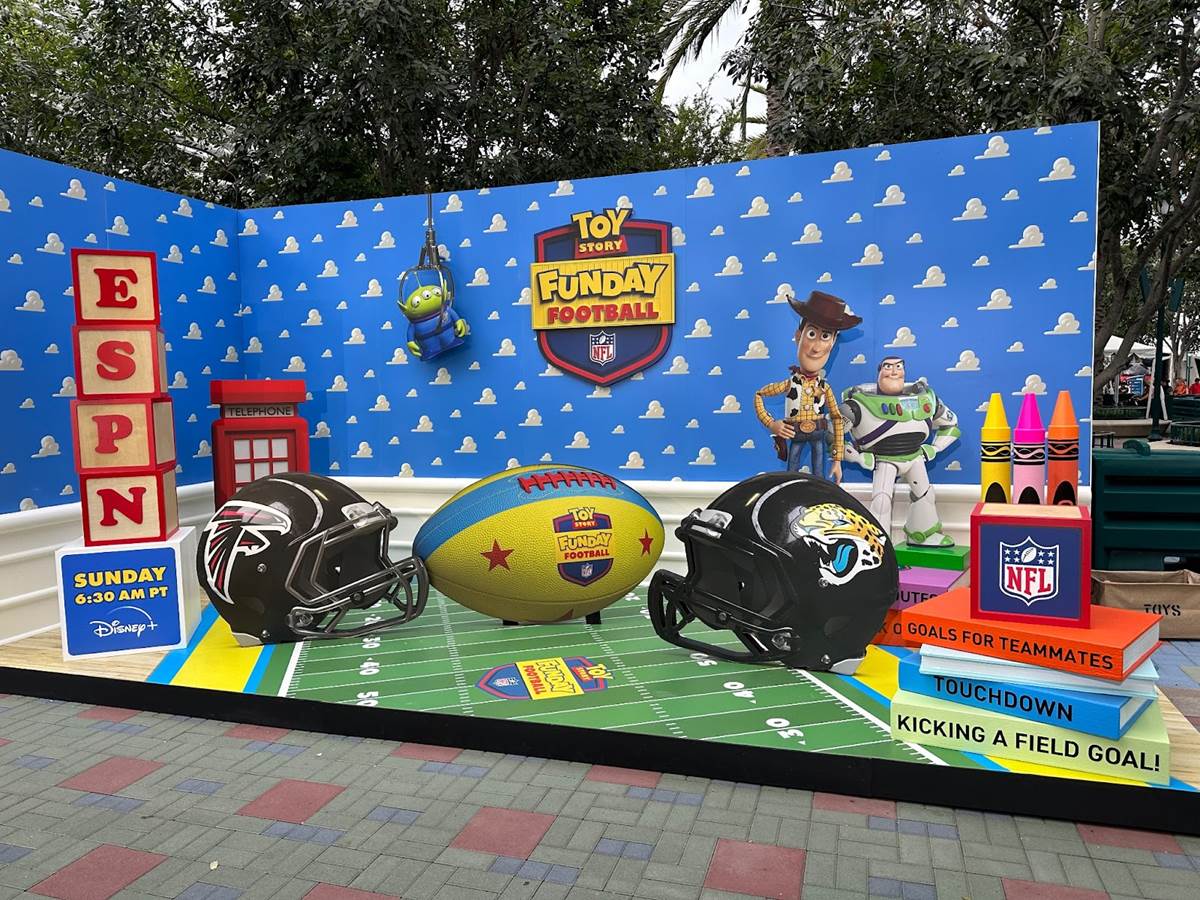 Photos “Toy Story Funday Football” PhotoOp Pops Up at the Disneyland