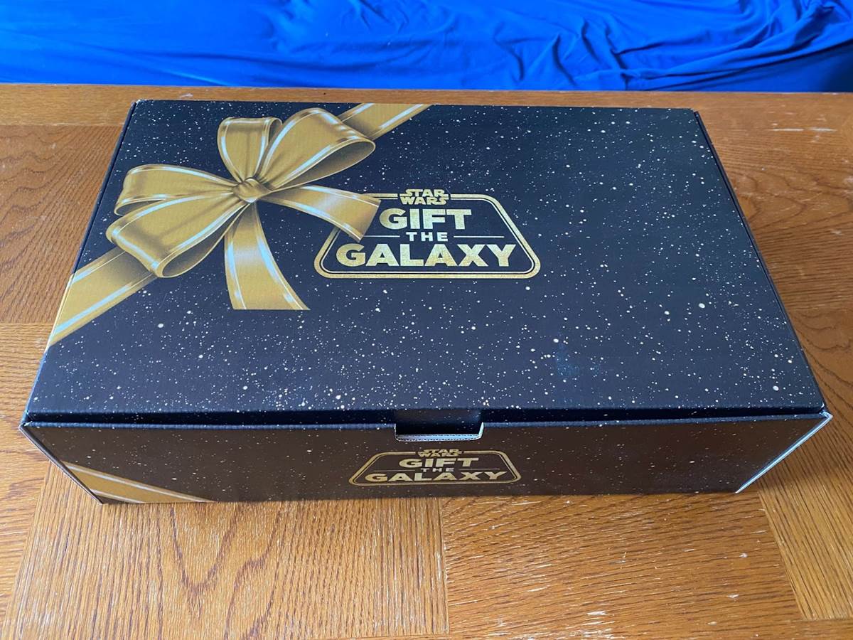 Unboxing "Star Wars Gift the Galaxy" Products from Hasbro, Loungefly