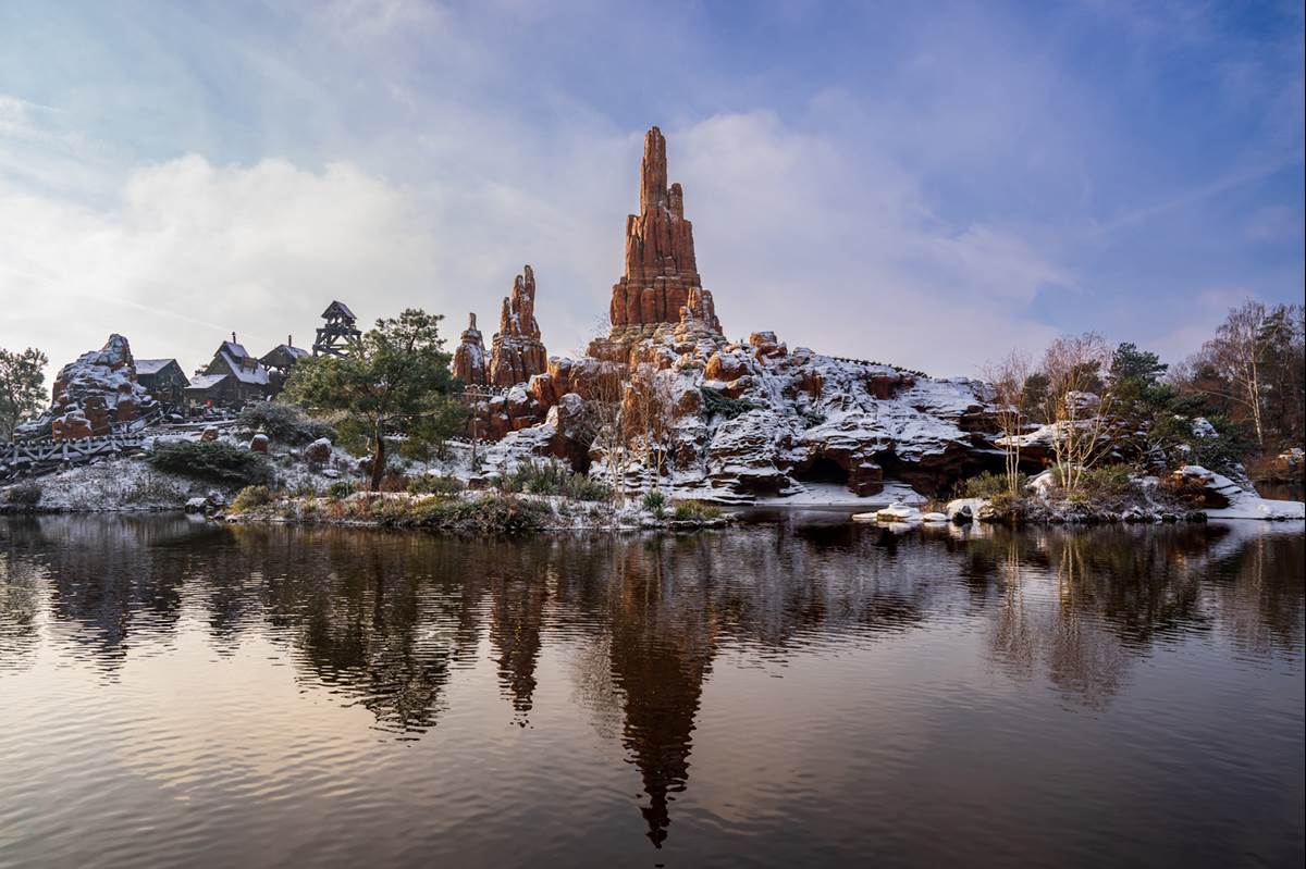 Photos: Disneyland Paris Looks Beautiful After Magical Snowfall - Vimarsana News