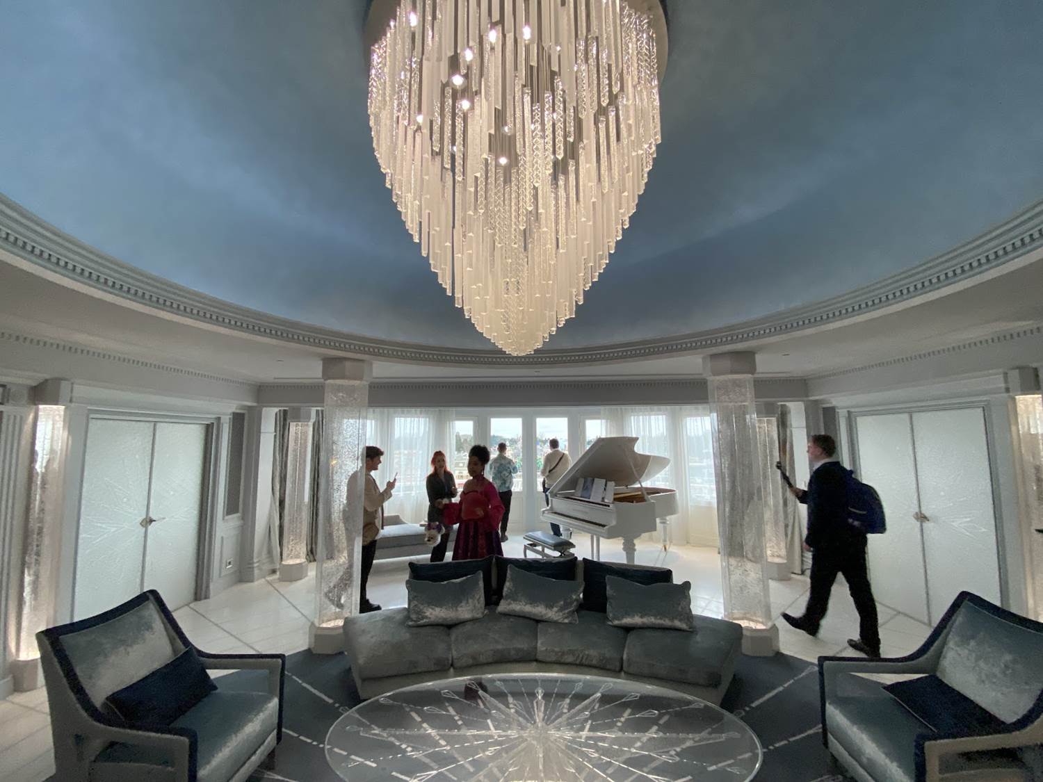 Live Like Royalty In The New Suites at Disneyland Hotel in Paris - - Vimarsana News