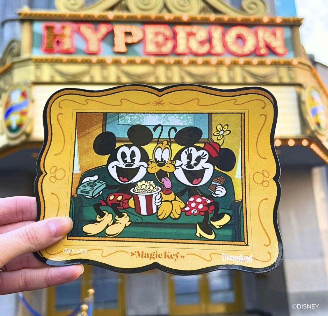 Disneyland Resort Magic Key Holders Exclusive Character Experience And