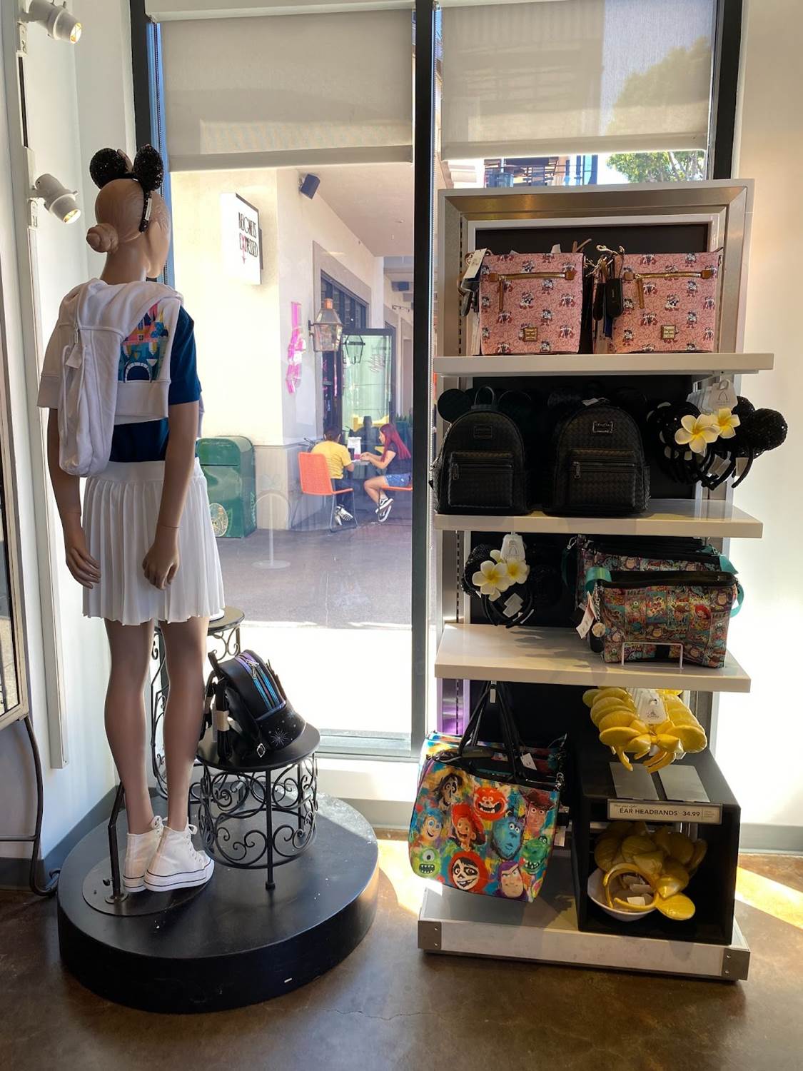 Photos Disney Dress Shop Moves to Temporary New Location, Replacing