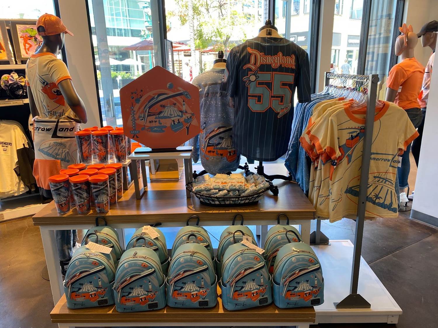 Photos Disney Dress Shop Moves to Temporary New Location, Replacing