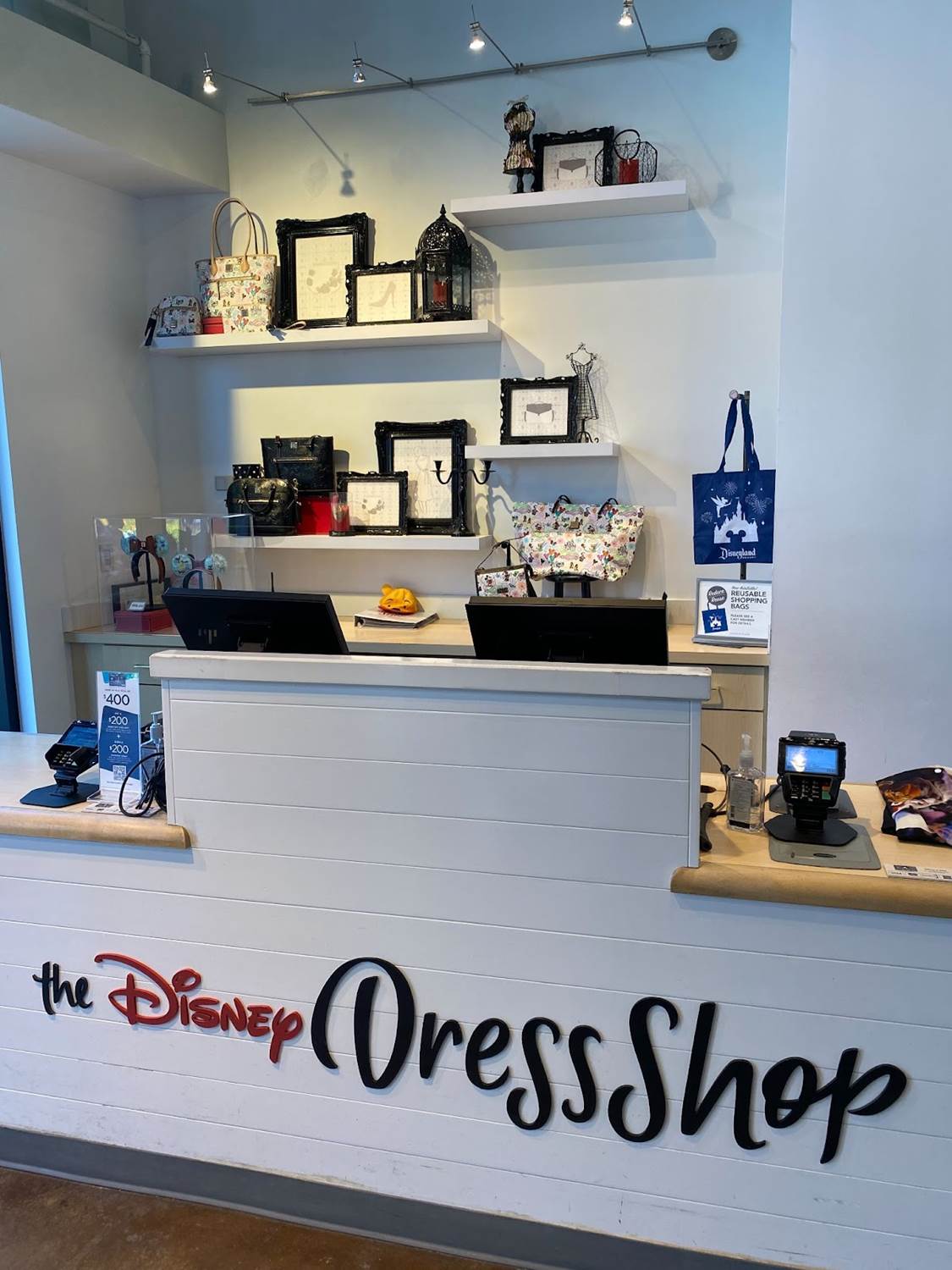 Photos Disney Dress Shop Moves to Temporary New Location, Replacing