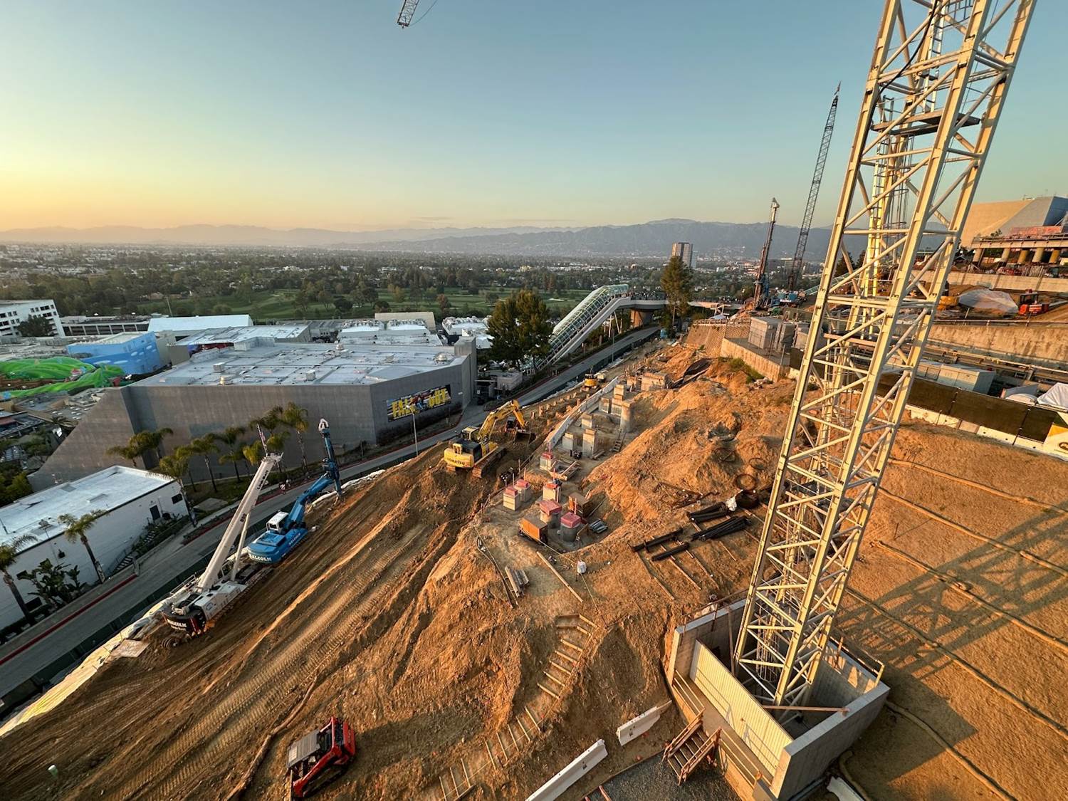 Construction Update: "Fast & Furious" Coaster Begins Vertical Construction at Universal Studios Hollywood - Vimarsana News
