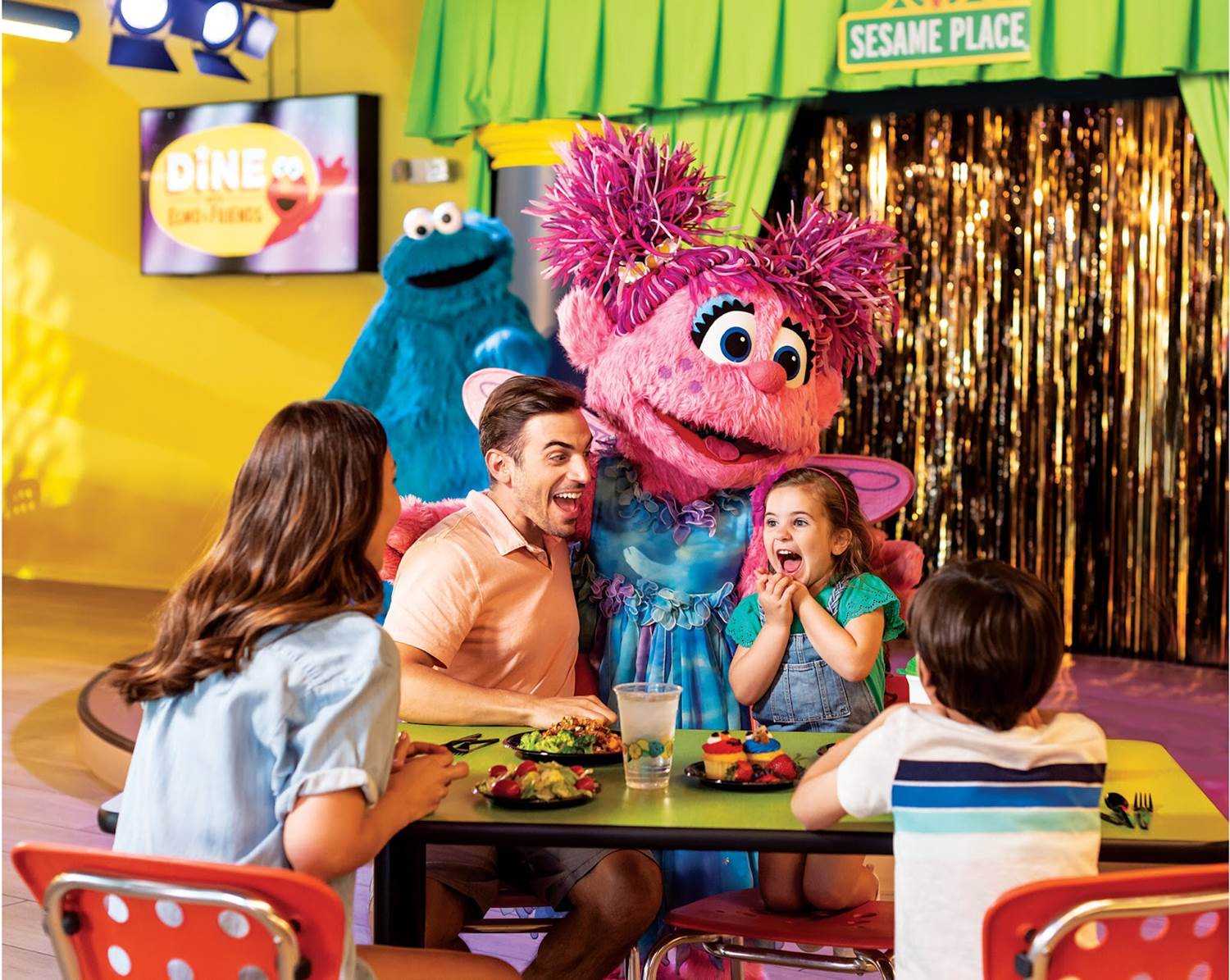Sesame Place San Diego Announces Opening for Dine with Elmo & Friends